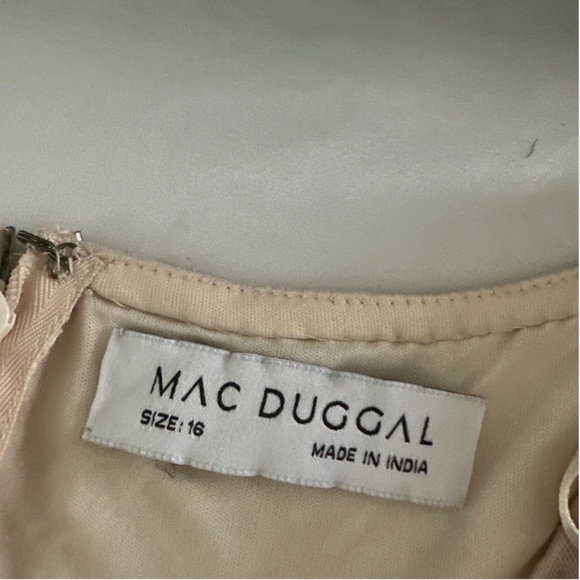 NWT $698 Mac Duggal [ 16 ] Beaded Butterfly‎ Sleeve Column Gown Nude/Silver - Picture 6 of 16